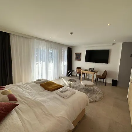 Otel John's 4*